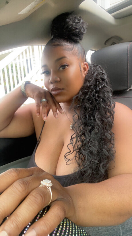 Foto desnuda filtrada de OnlyFans de Sweetcaramel93