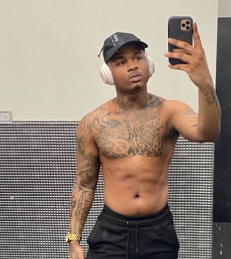 Foto desnuda filtrada de OnlyFans de 21