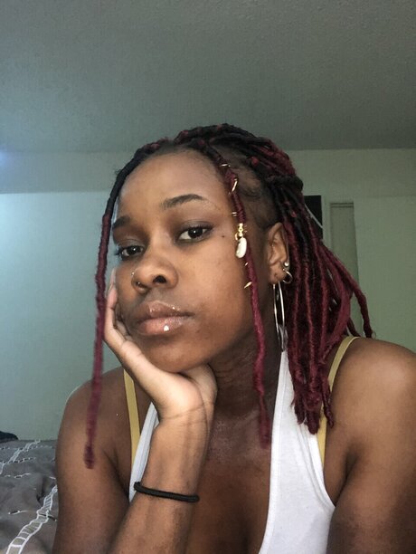 Foto desnuda filtrada de OnlyFans de Raychyna Miles