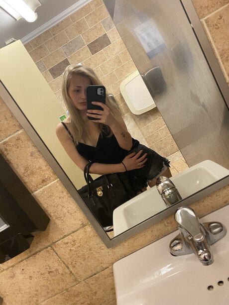 Foto desnuda filtrada de OnlyFans de Mrsobey