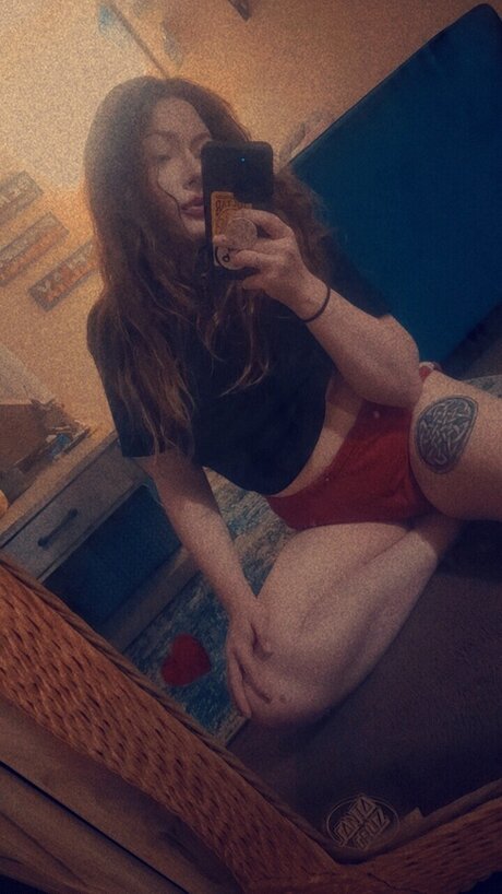 Foto desnuda filtrada de OnlyFans de Baby Infidel