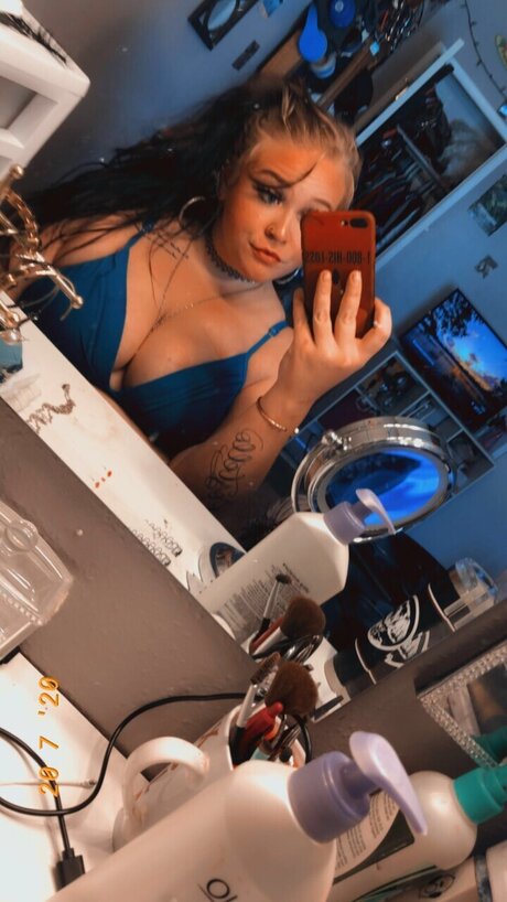 Foto desnuda filtrada de OnlyFans de Snowbunny1998