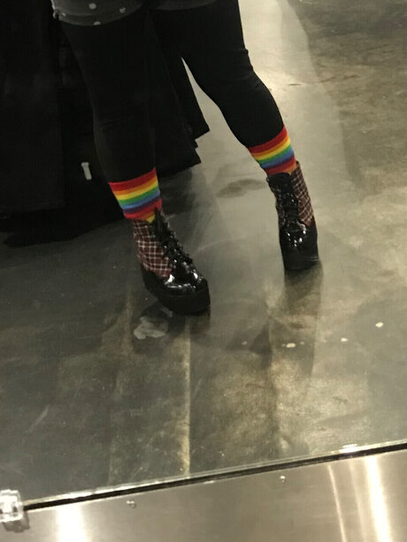 Feet Pic Provider
