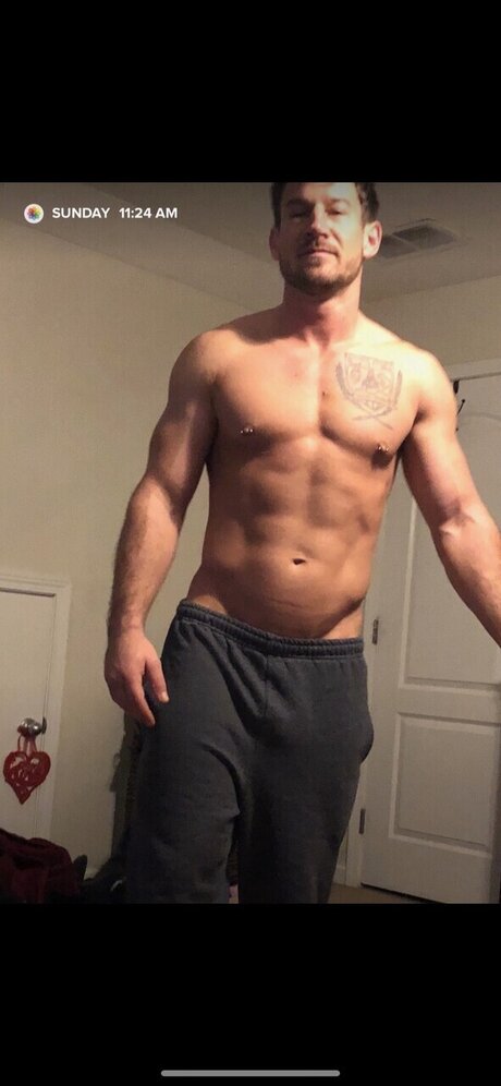 Foto desnuda filtrada de OnlyFans de Joe