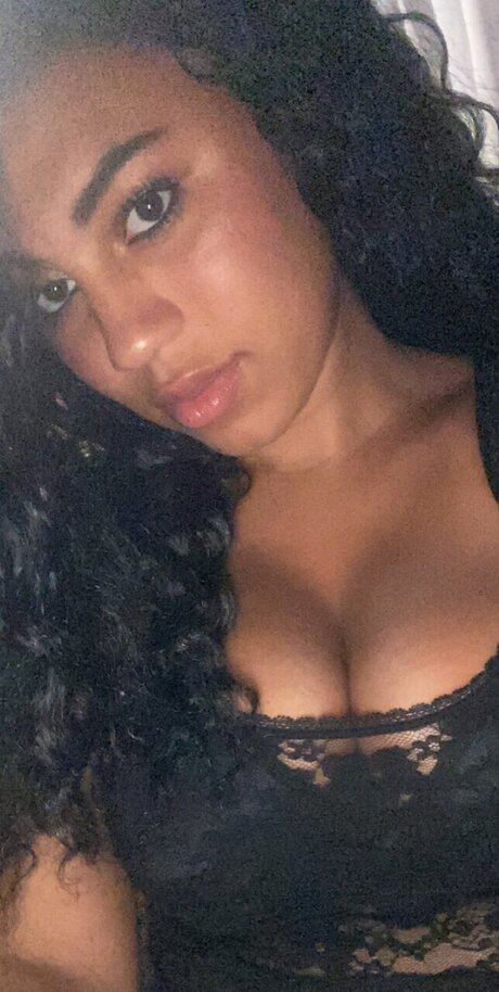 Foto desnuda filtrada de OnlyFans de Sexy May