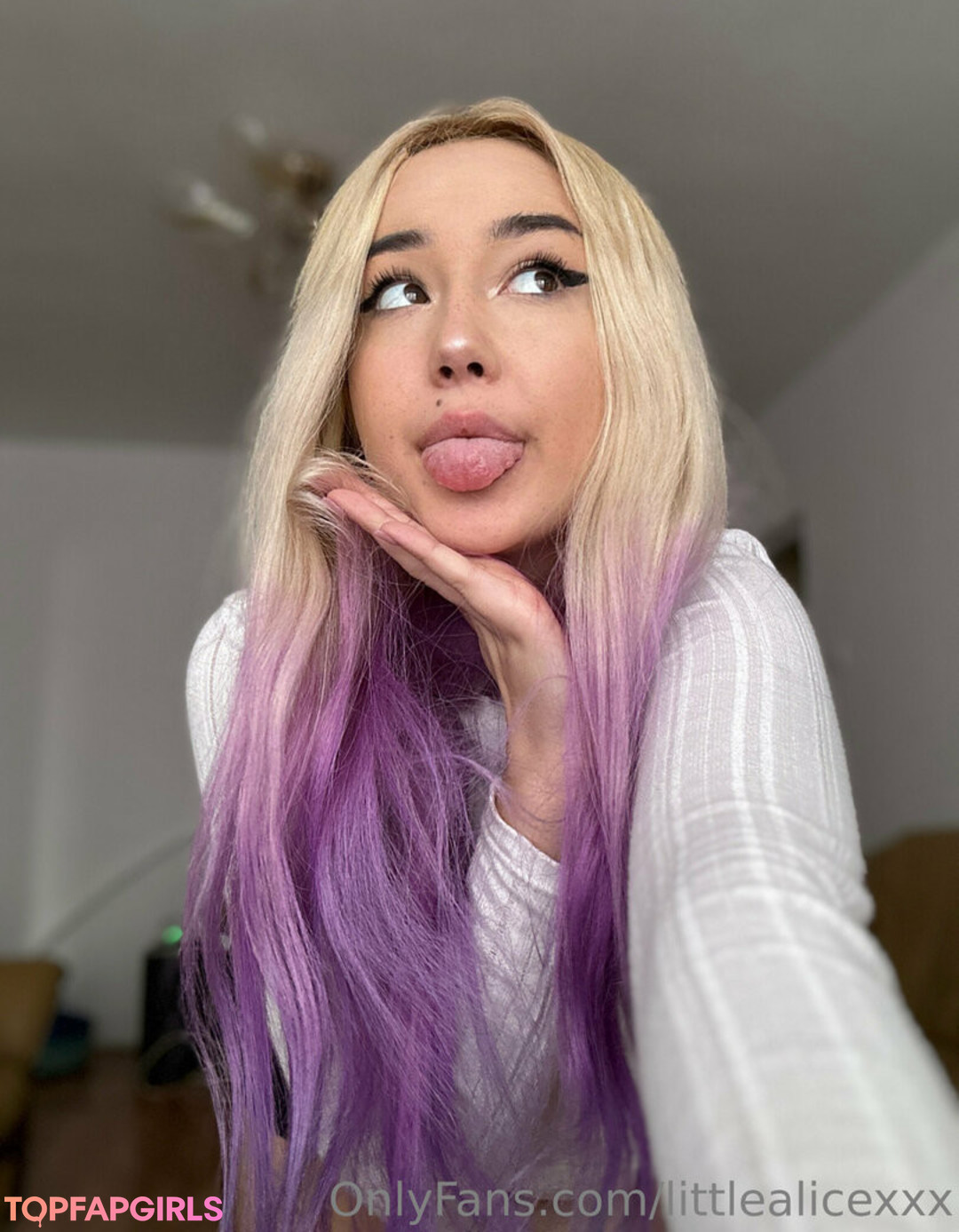 Foto desnuda filtrada de OnlyFans de Littlealicexxx #33 Foto desnuda filtrada de OnlyFans de Littlealicexxx #33