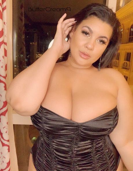 Foto desnuda filtrada de OnlyFans de Buttercream19