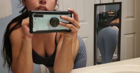 Foto desnuda filtrada de OnlyFans de Lilymina