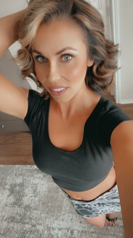 Foto desnuda filtrada de OnlyFans de Ulauryngemini