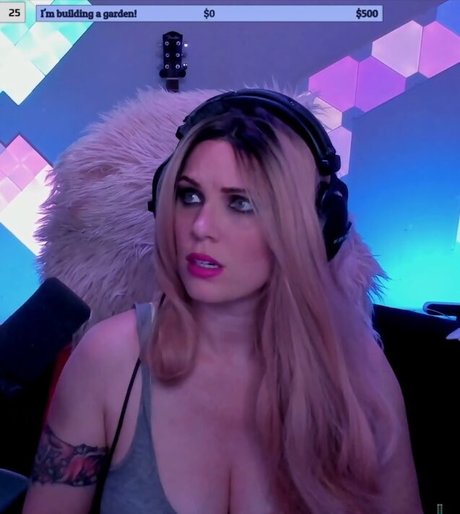 Foto desnuda filtrada de OnlyFans de Scxrlet64