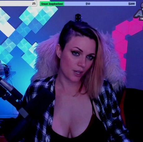 Foto desnuda filtrada de OnlyFans de Scxrlet64