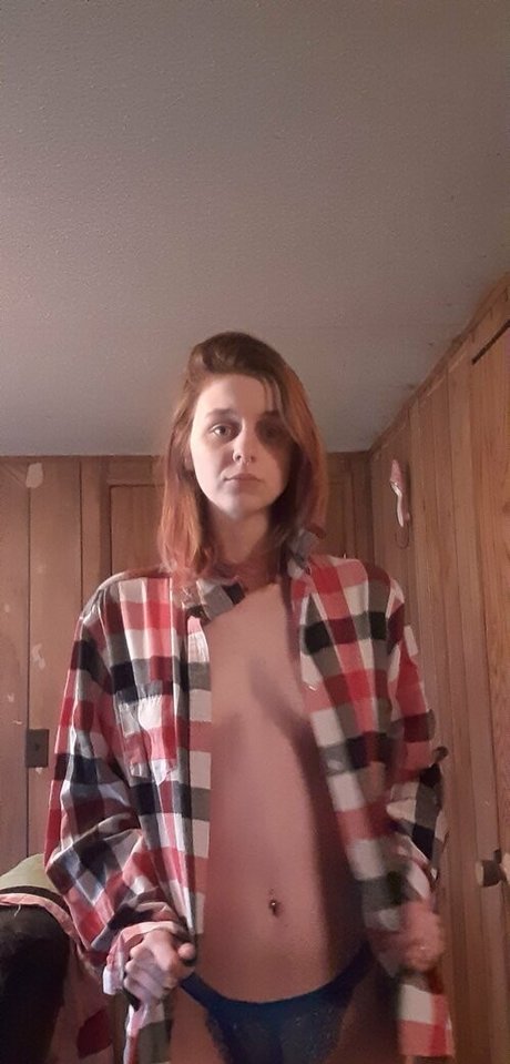 Foto desnuda filtrada de OnlyFans de Mommymaddii