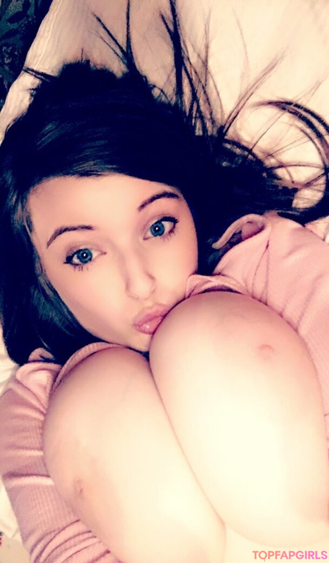Foto desnuda filtrada de OnlyFans de Amanda Love #80 Foto desnuda filtrada de OnlyFans de Amanda Love #80