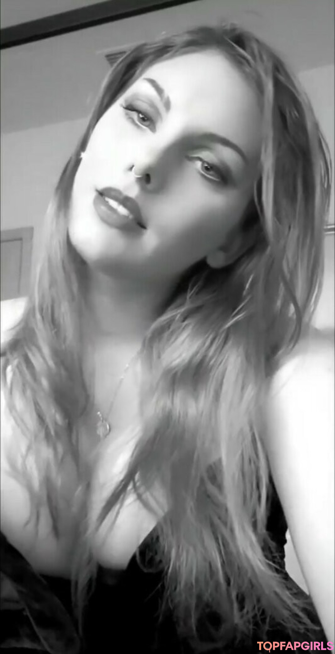 Foto desnuda filtrada de OnlyFans de Rainia Belle #70 Foto desnuda filtrada de OnlyFans de Rainia Belle #70