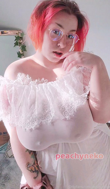 Peachyneko