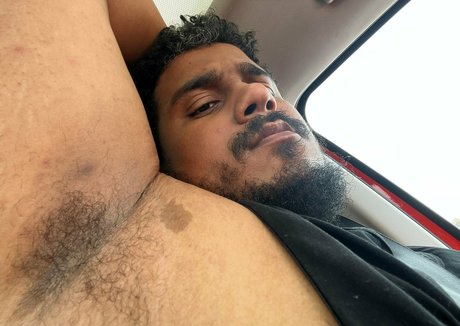 Foto desnuda filtrada de OnlyFans de Growingbullking