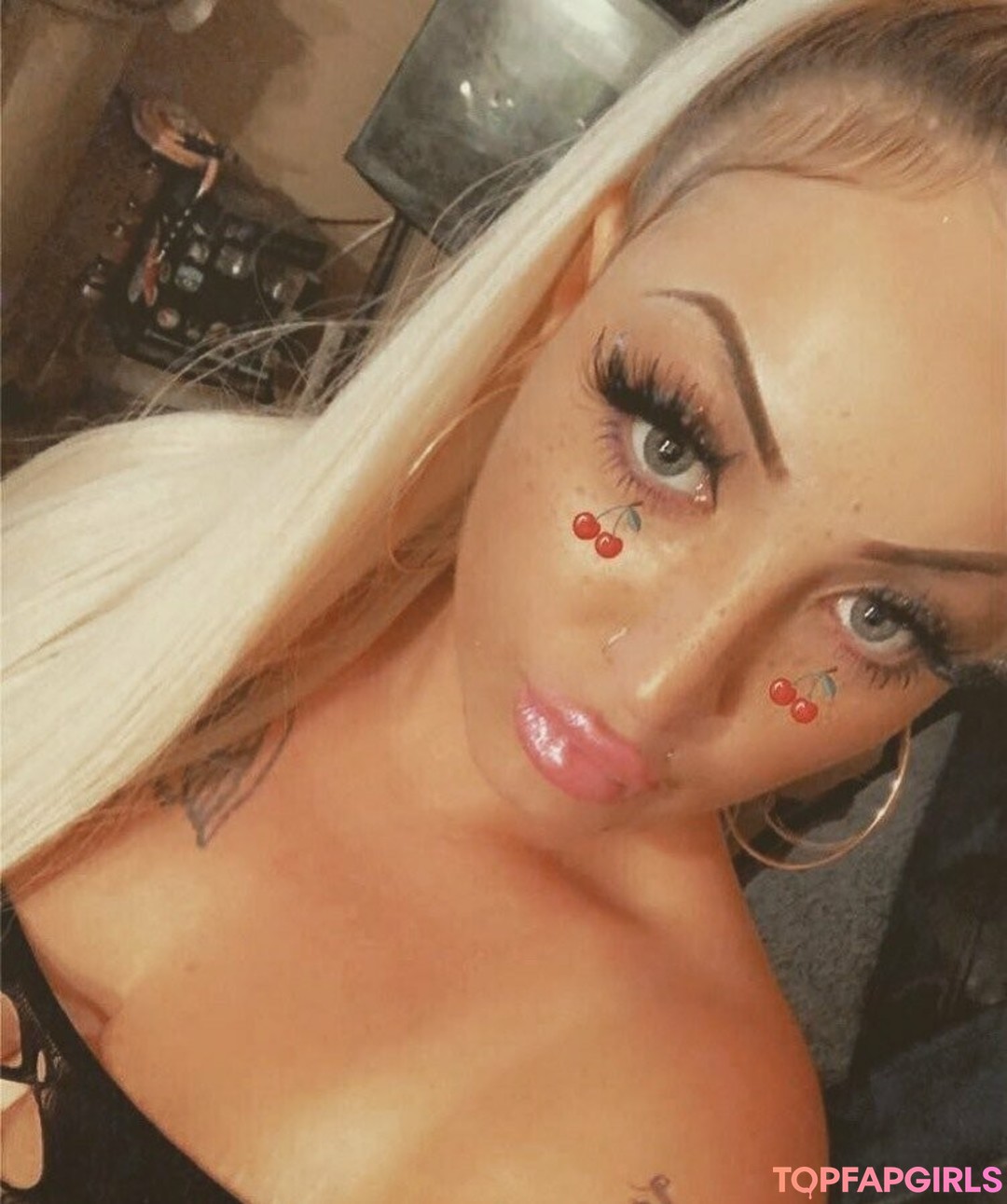 Foto desnuda filtrada de OnlyFans de Snowbunnygang420 #10 Foto desnuda filtrada de OnlyFans de Snowbunnygang420 #10