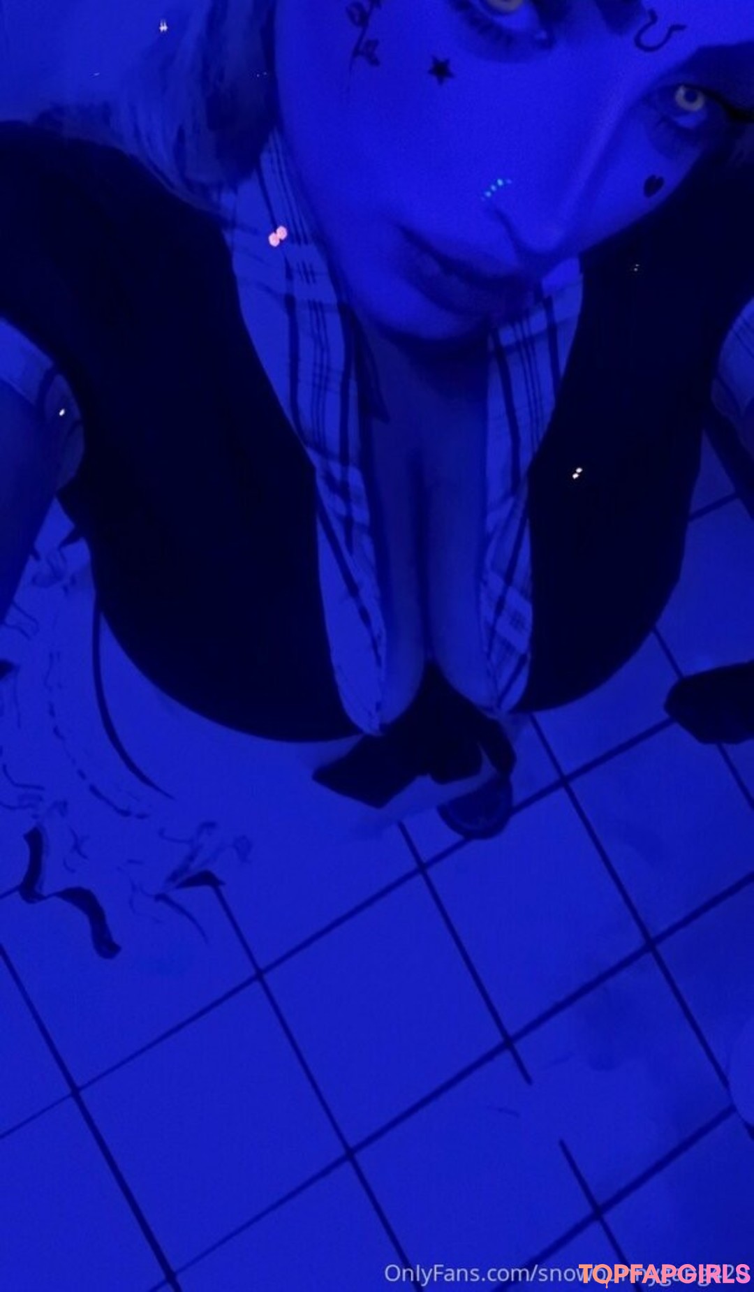 Foto desnuda filtrada de OnlyFans de Snowbunnygang420 #2 Foto desnuda filtrada de OnlyFans de Snowbunnygang420 #2