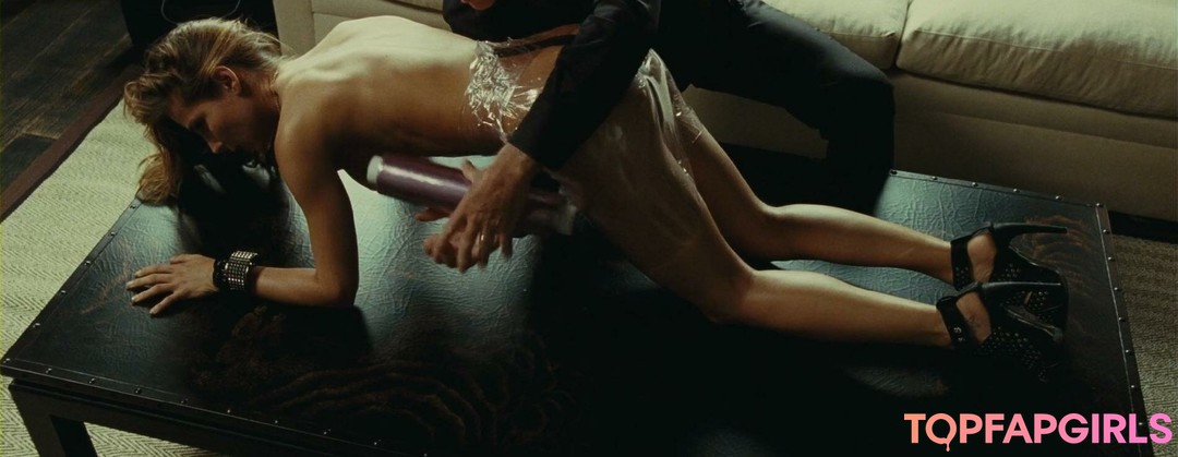 Foto desnuda filtrada de OnlyFans de Elsa Pataky #100 Foto desnuda filtrada de OnlyFans de Elsa Pataky #100