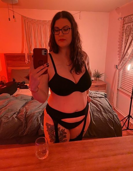 Foto desnuda filtrada de OnlyFans de Ms Eldritch