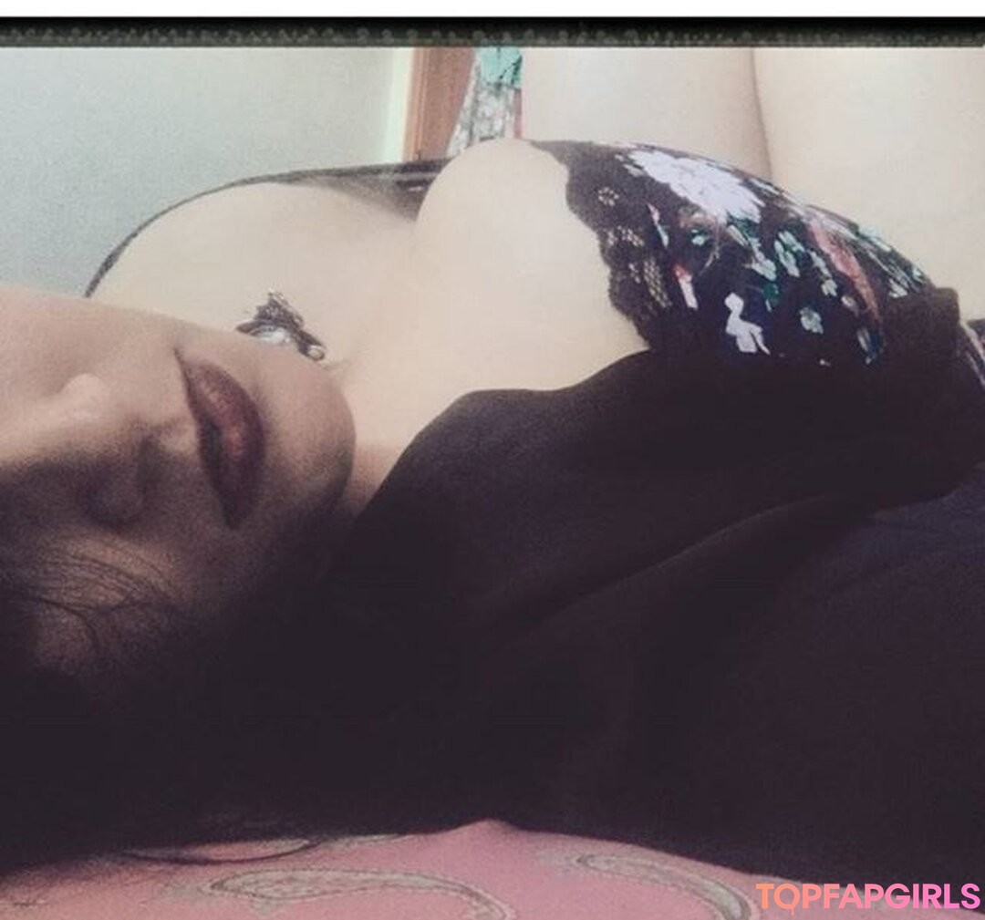 Foto desnuda filtrada de OnlyFans de Sweetmouthasmr #45 Foto desnuda filtrada de OnlyFans de Sweetmouthasmr #45