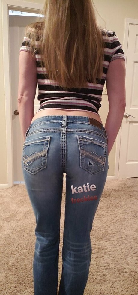 Foto desnuda filtrada de OnlyFans de Katiefreckles1