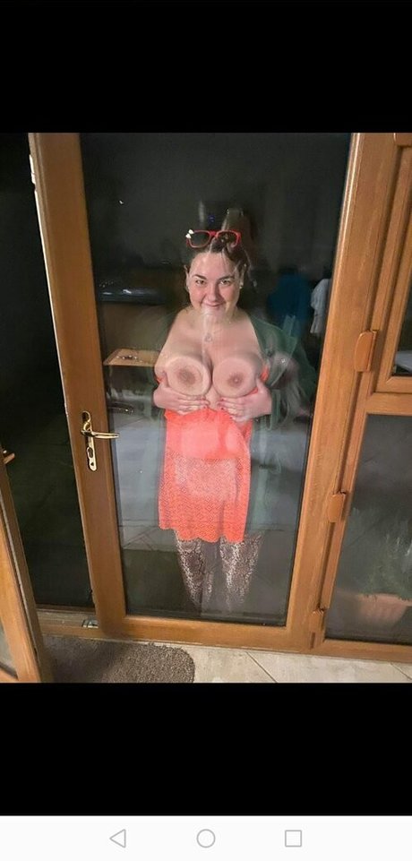 Foto desnuda filtrada de OnlyFans de Tina Clenaghan New Walk