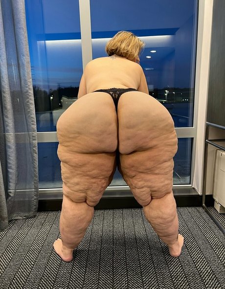 Bigbootyasshley