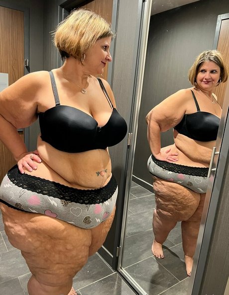 Foto desnuda filtrada de OnlyFans de Bigbootyasshley