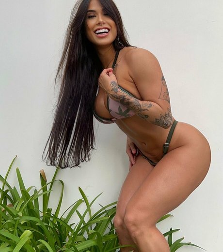 Jully Oliveira
