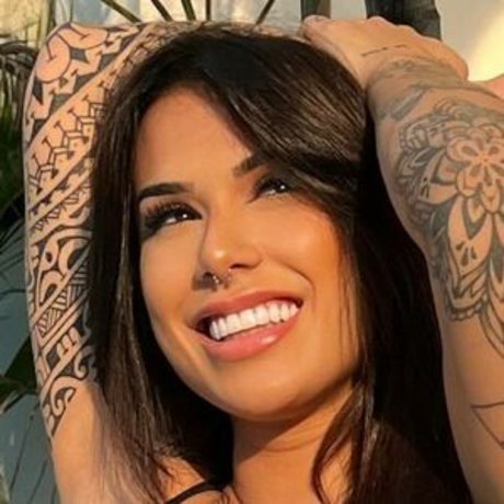 Jully Oliveira