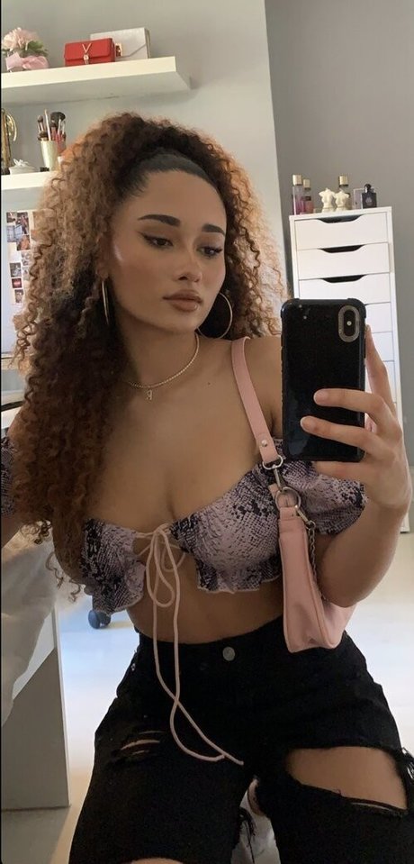 Foto desnuda filtrada de OnlyFans de Rubyellaaa0