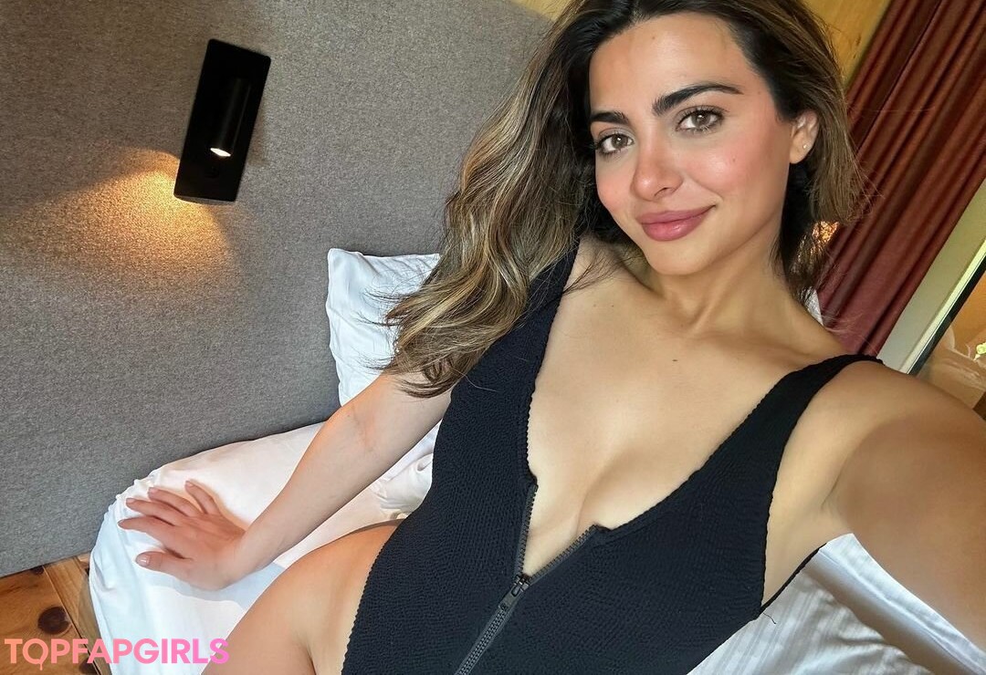 Foto desnuda filtrada de OnlyFans de Emeraude Toubia #70 Foto desnuda filtrada de OnlyFans de Emeraude Toubia #70