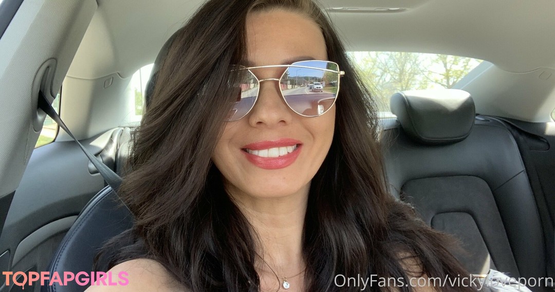 Foto desnuda filtrada de OnlyFans de Vickyloveporn #41 Foto desnuda filtrada de OnlyFans de Vickyloveporn #41