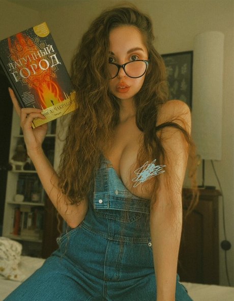 Foto desnuda filtrada de OnlyFans de Leratlerat