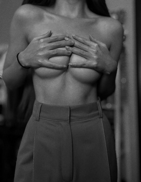 Foto desnuda filtrada de OnlyFans de Leratlerat