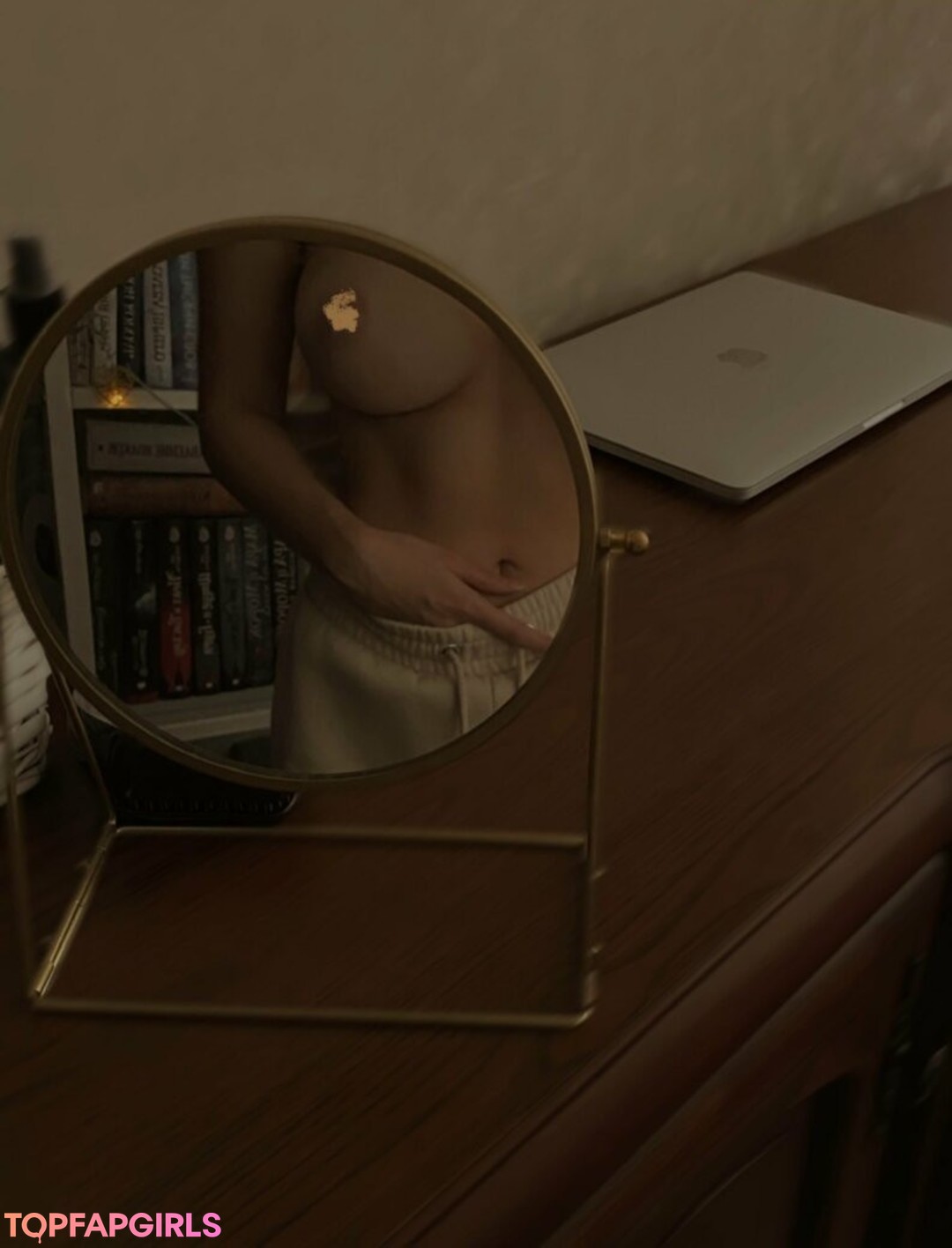 Foto desnuda filtrada de OnlyFans de Leratlerat #14 Foto desnuda filtrada de OnlyFans de Leratlerat #14