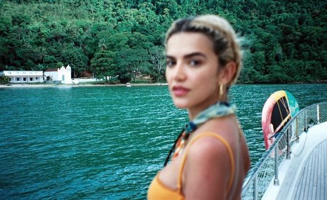 Foto desnuda filtrada de OnlyFans de Manu Gavassi