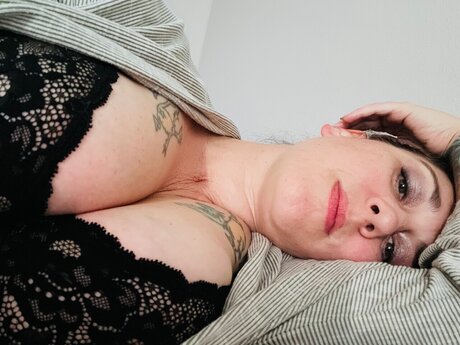Foto desnuda filtrada de OnlyFans de Darkhairedtemptress