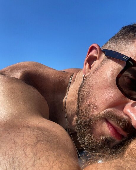 Foto desnuda filtrada de OnlyFans de Asher
