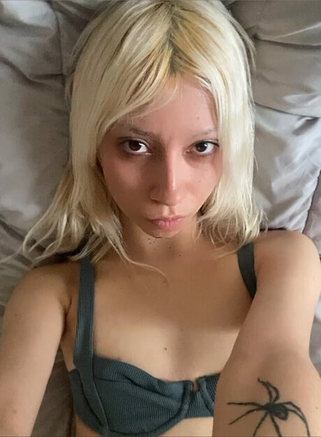 Foto desnuda filtrada de OnlyFans de Mell Hell
