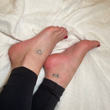 Peachy Feet