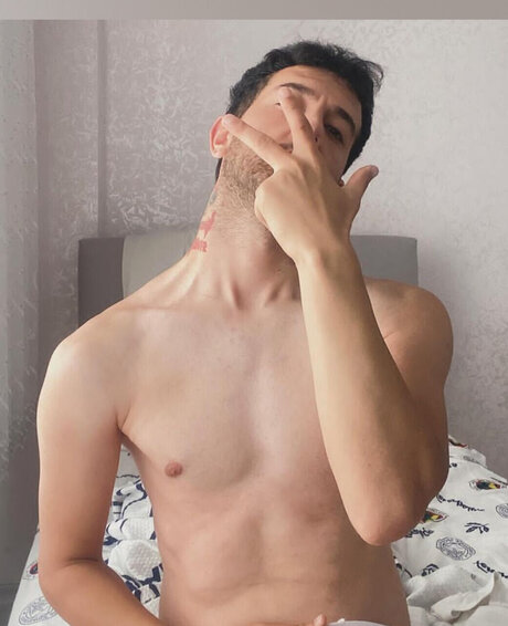 Foto desnuda filtrada de OnlyFans de  Ozan Karayel 