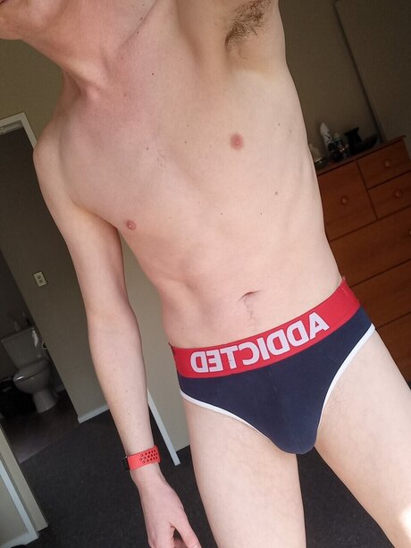 Foto desnuda filtrada de OnlyFans de Twinkysmooth