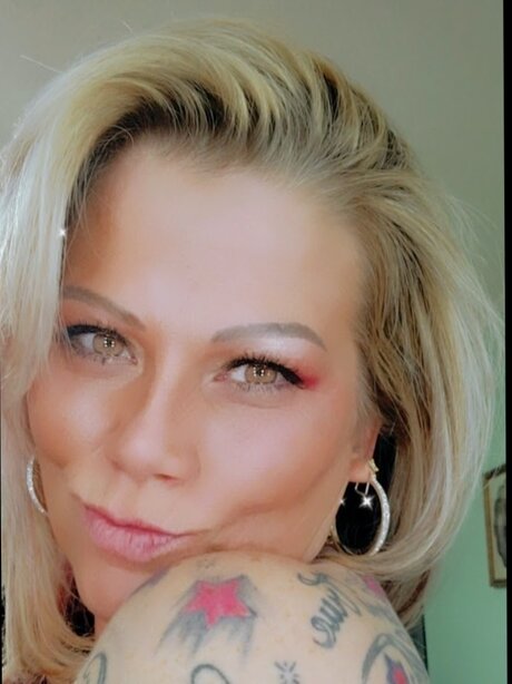 Foto desnuda filtrada de OnlyFans de April