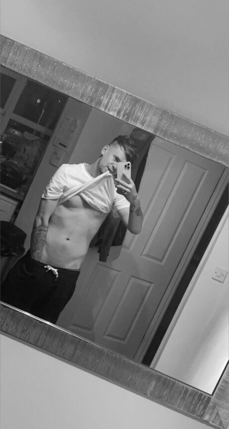 Foto desnuda filtrada de OnlyFans de Joshdav21