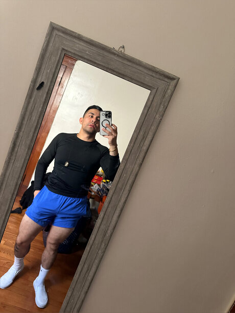 Foto desnuda filtrada de OnlyFans de Alejandro