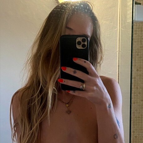 Foto desnuda filtrada de OnlyFans de Titssandtatss