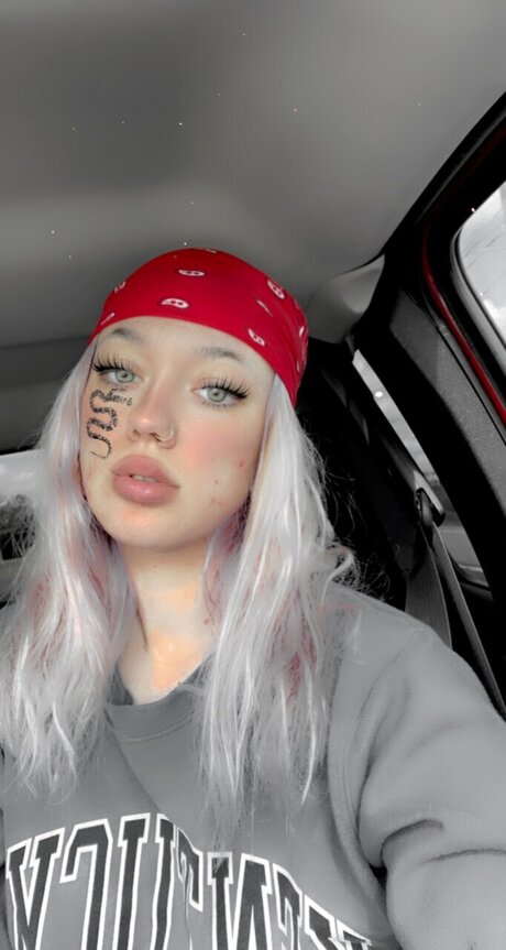 Foto desnuda filtrada de OnlyFans de Violet