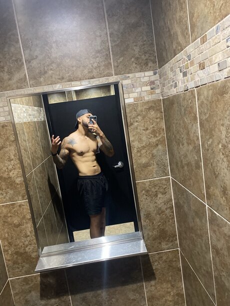 Foto desnuda filtrada de OnlyFans de Tarkey